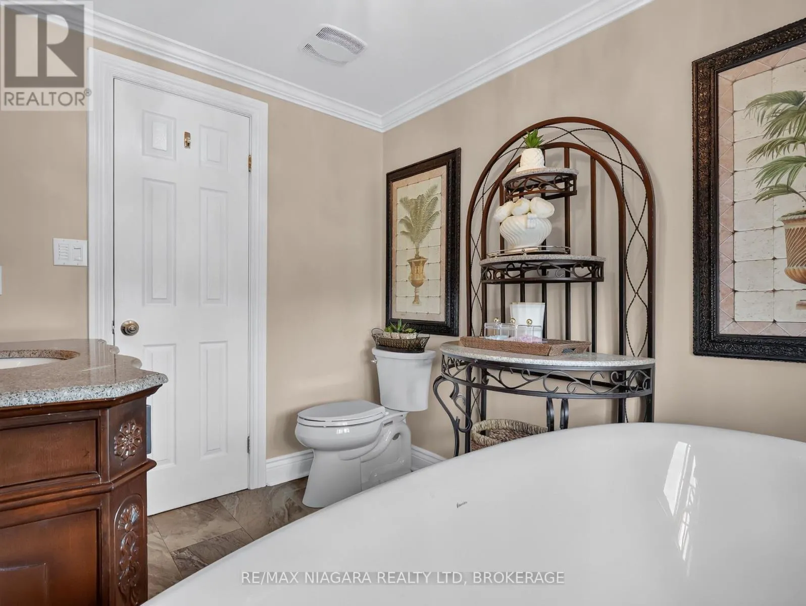 14 FAIRLAWN COURT