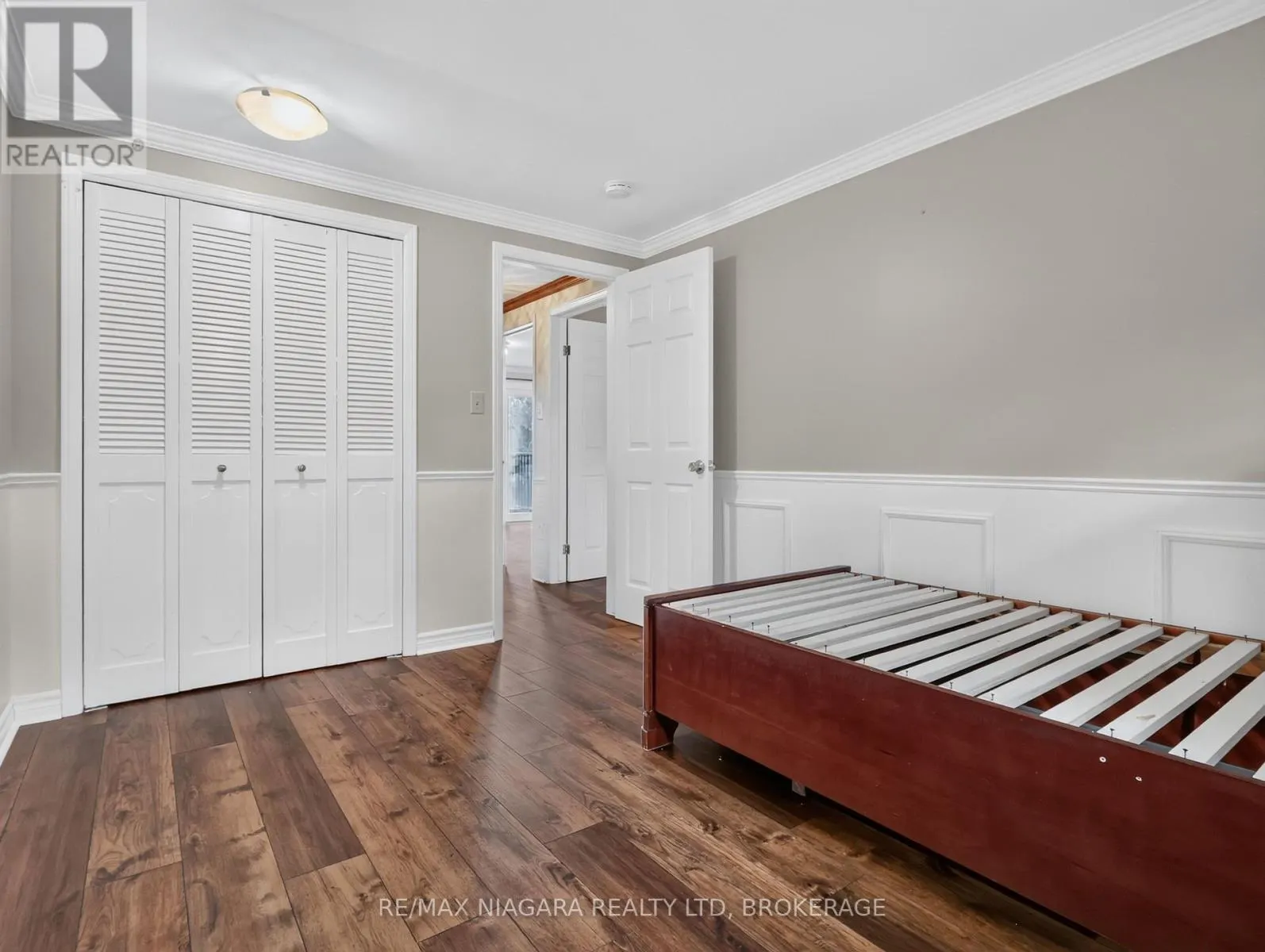 14 FAIRLAWN COURT