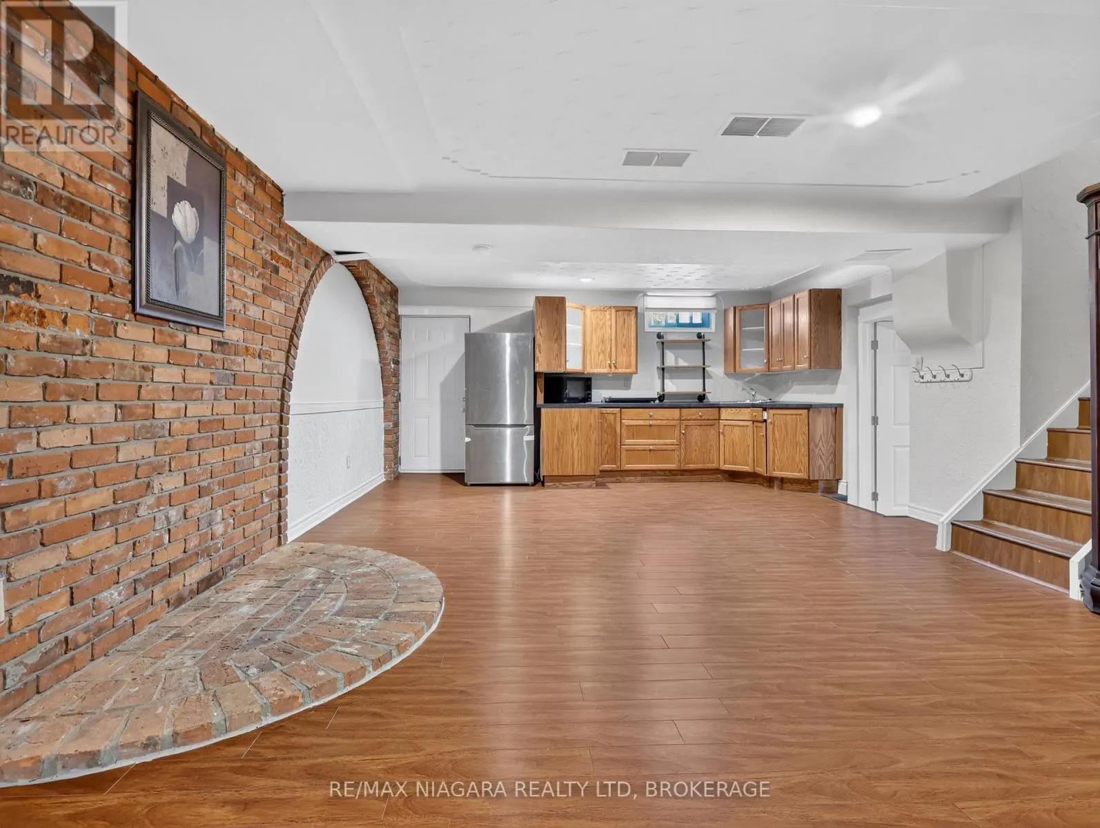 14 FAIRLAWN COURT