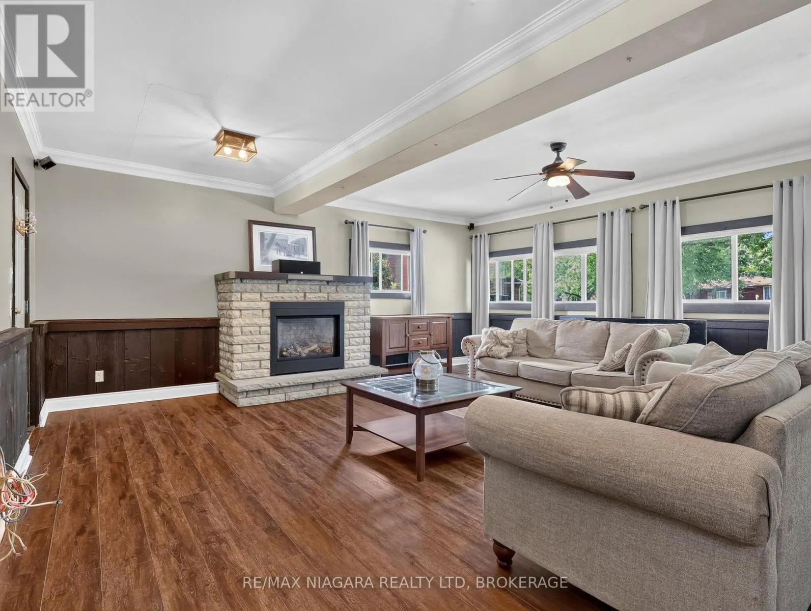 14 FAIRLAWN COURT