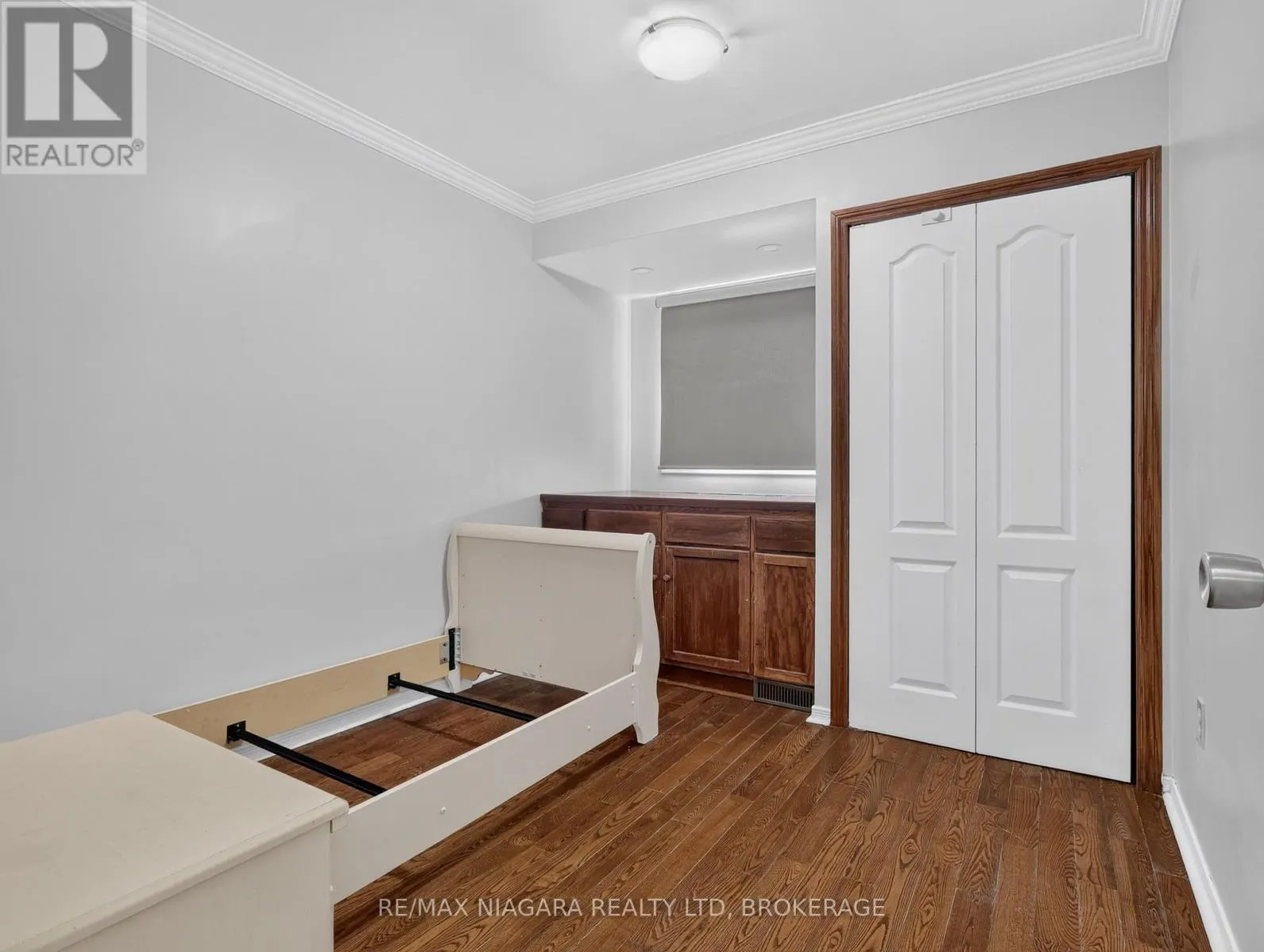 14 FAIRLAWN COURT