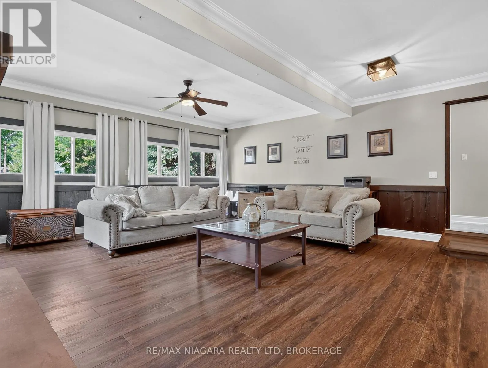 14 FAIRLAWN COURT