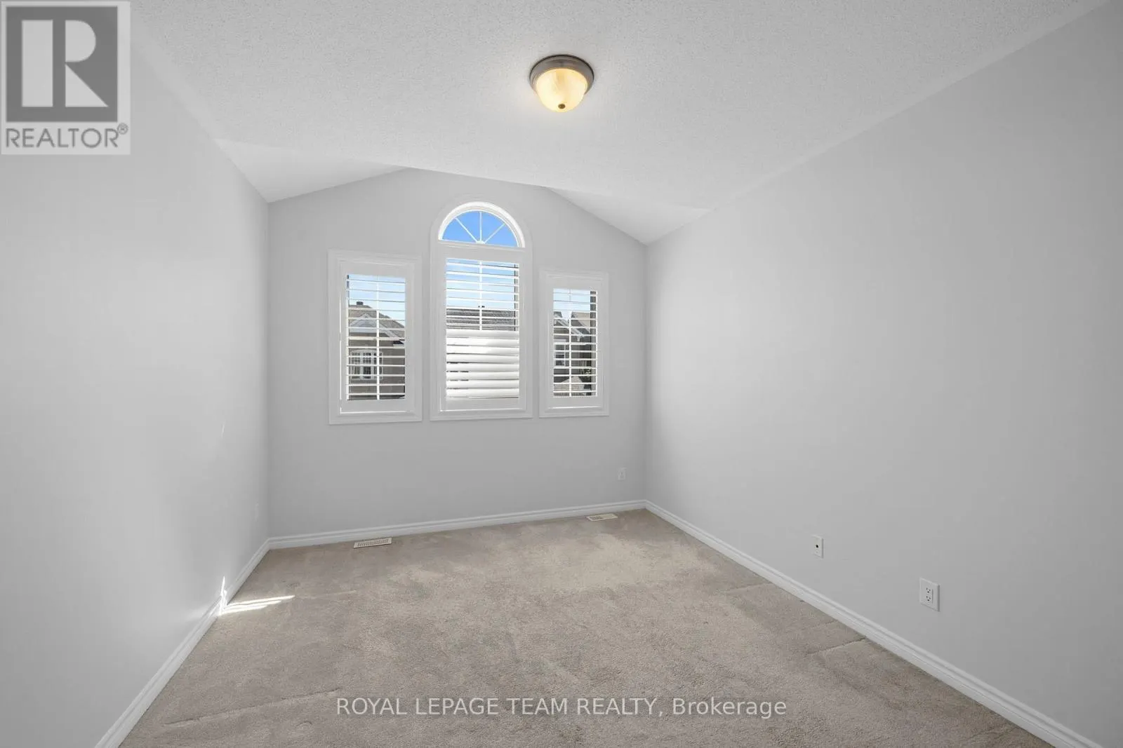 32 ESCALLONIA COURT