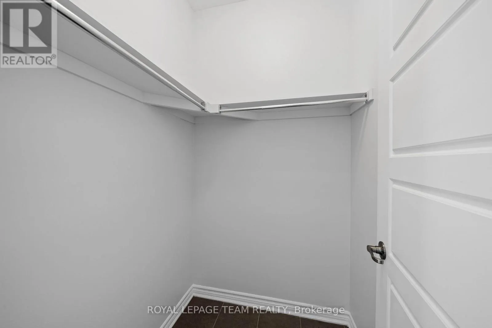 32 ESCALLONIA COURT