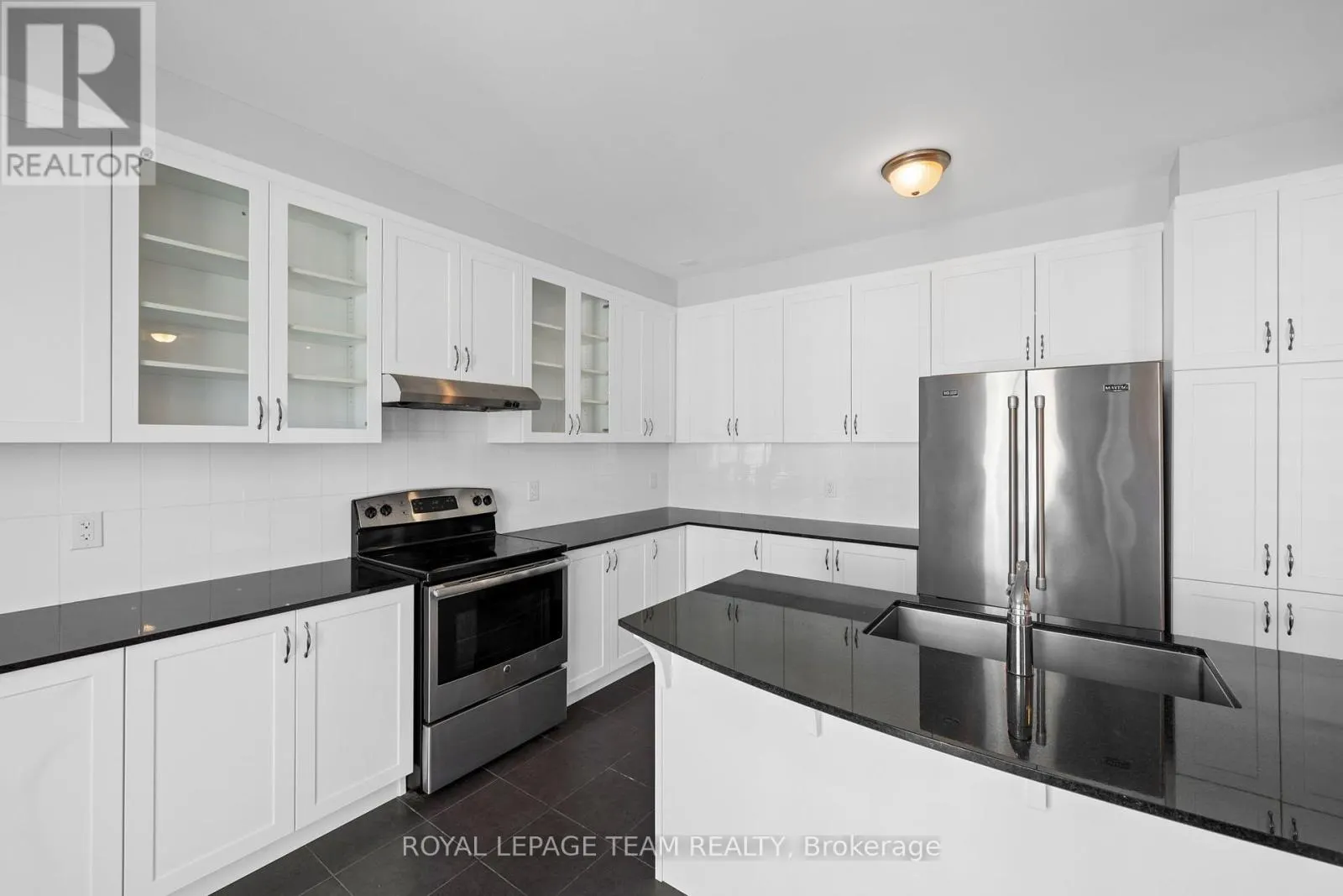 32 ESCALLONIA COURT