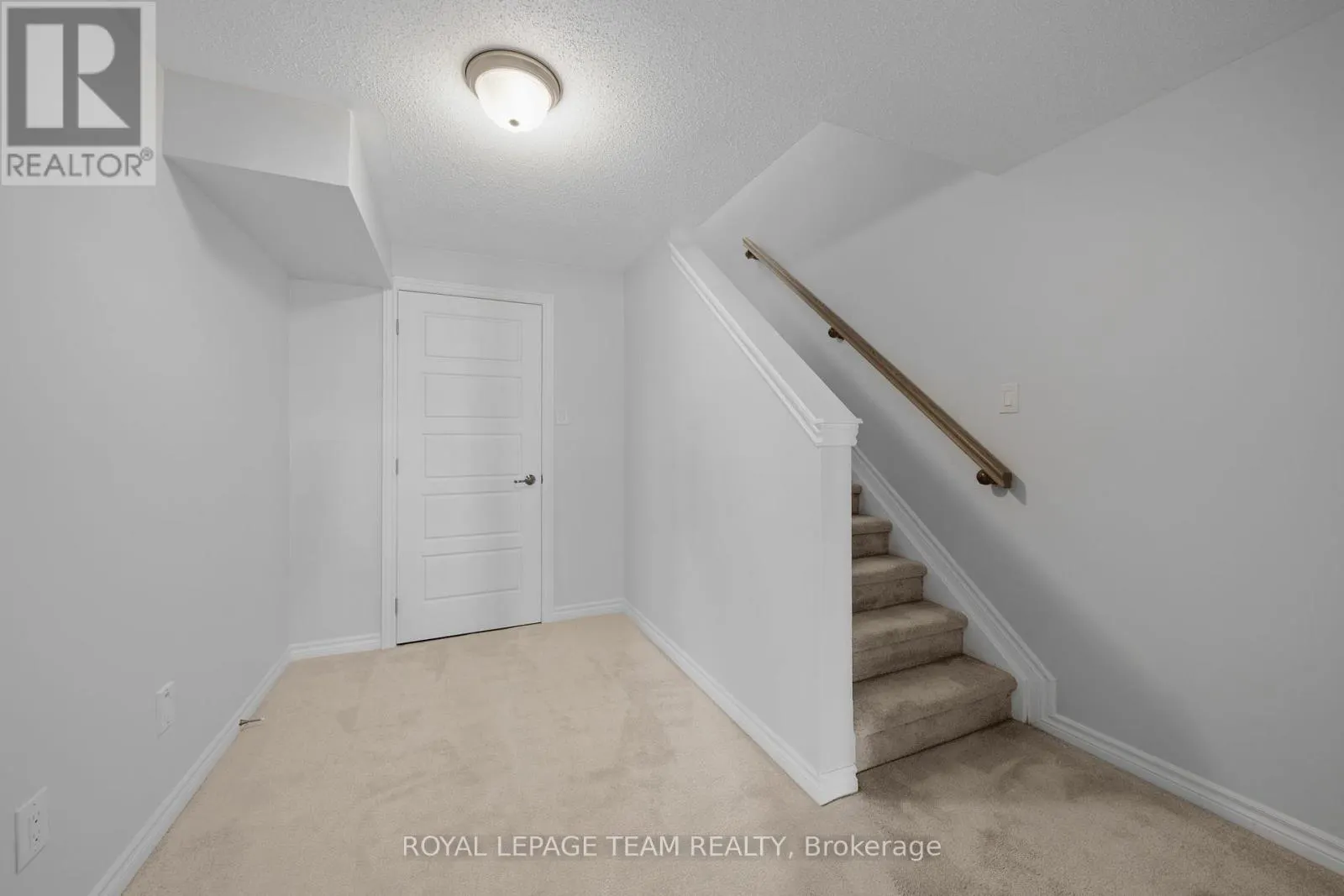32 ESCALLONIA COURT