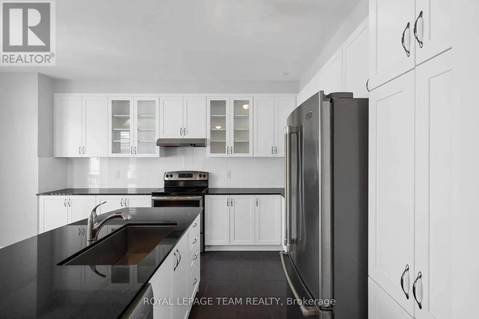 32 ESCALLONIA COURT