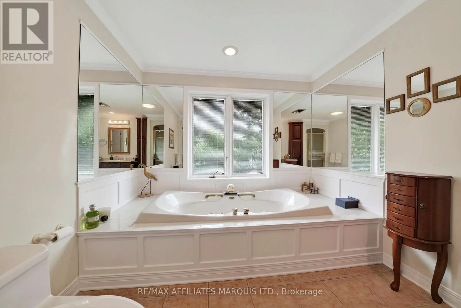1704 BLAKELY DRIVE