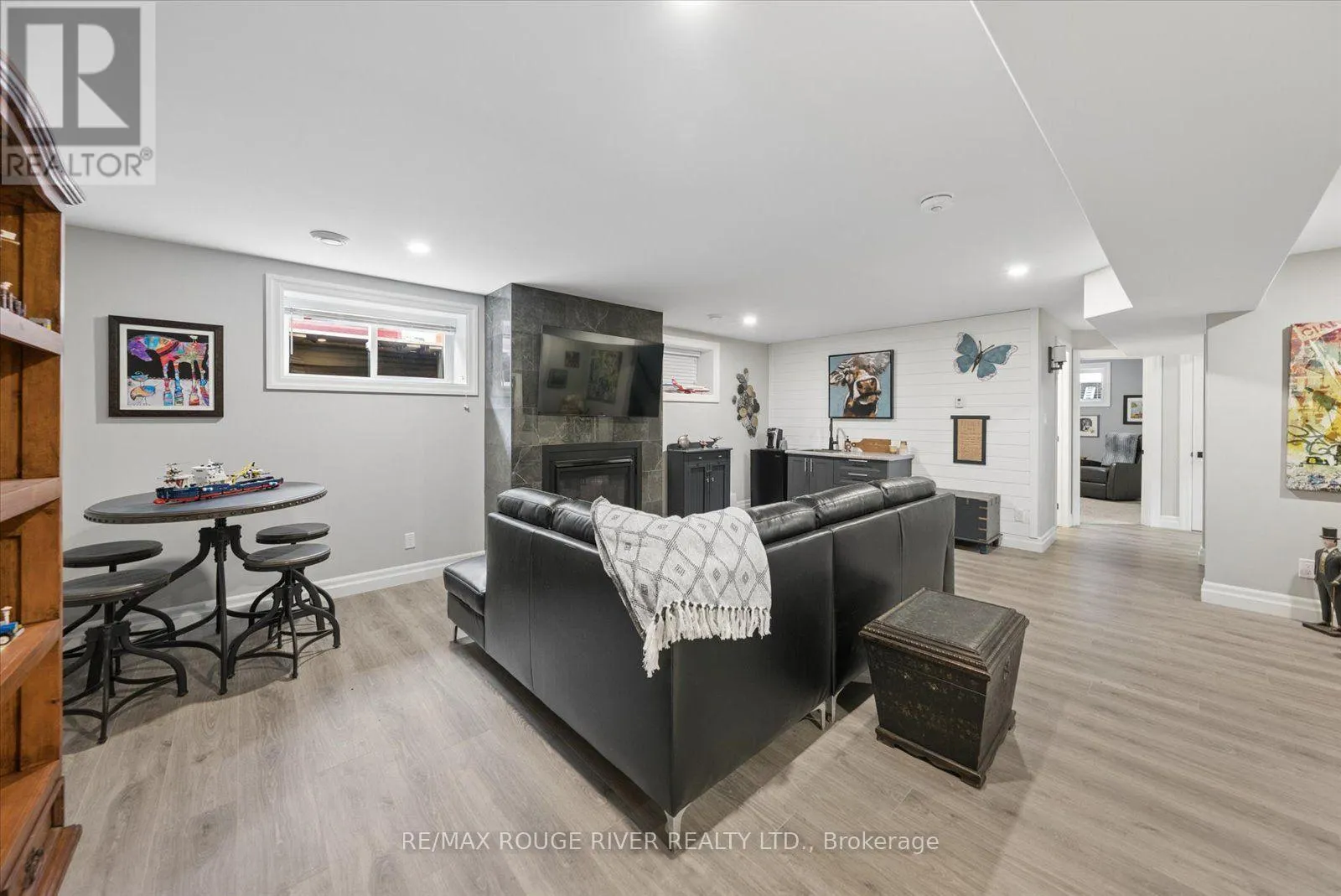 25 AMBROSIA TERRACE