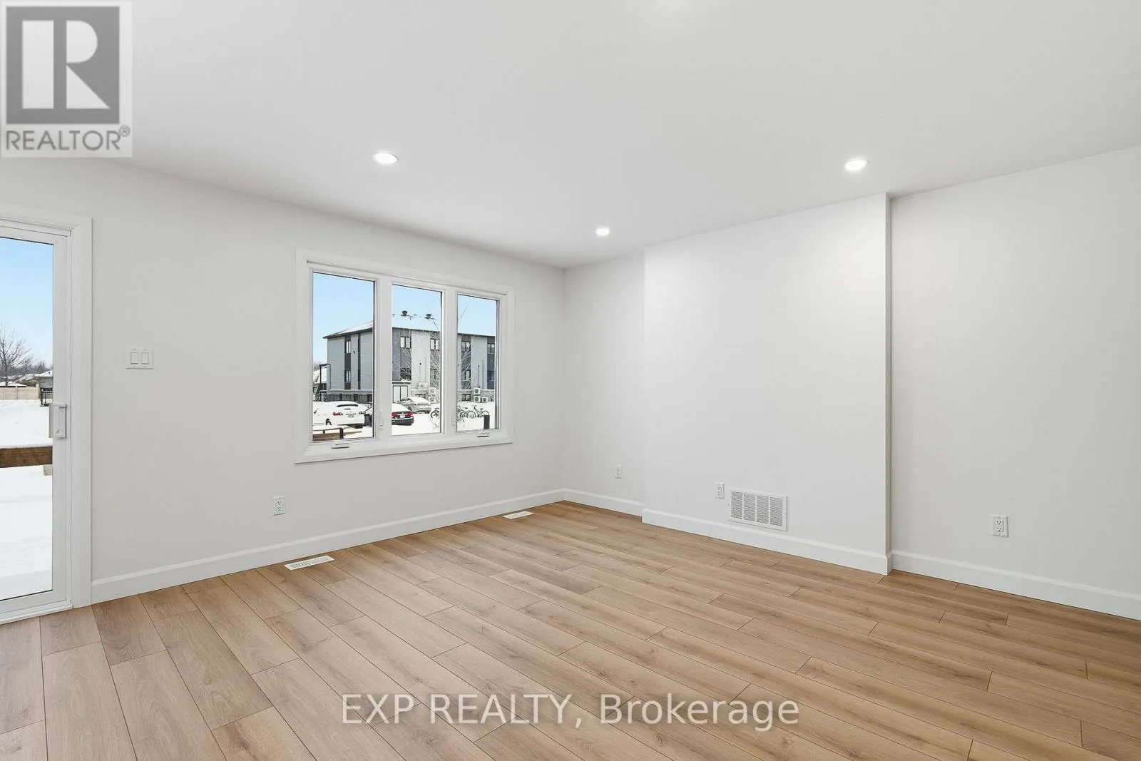 243 SUMAC CRESCENT