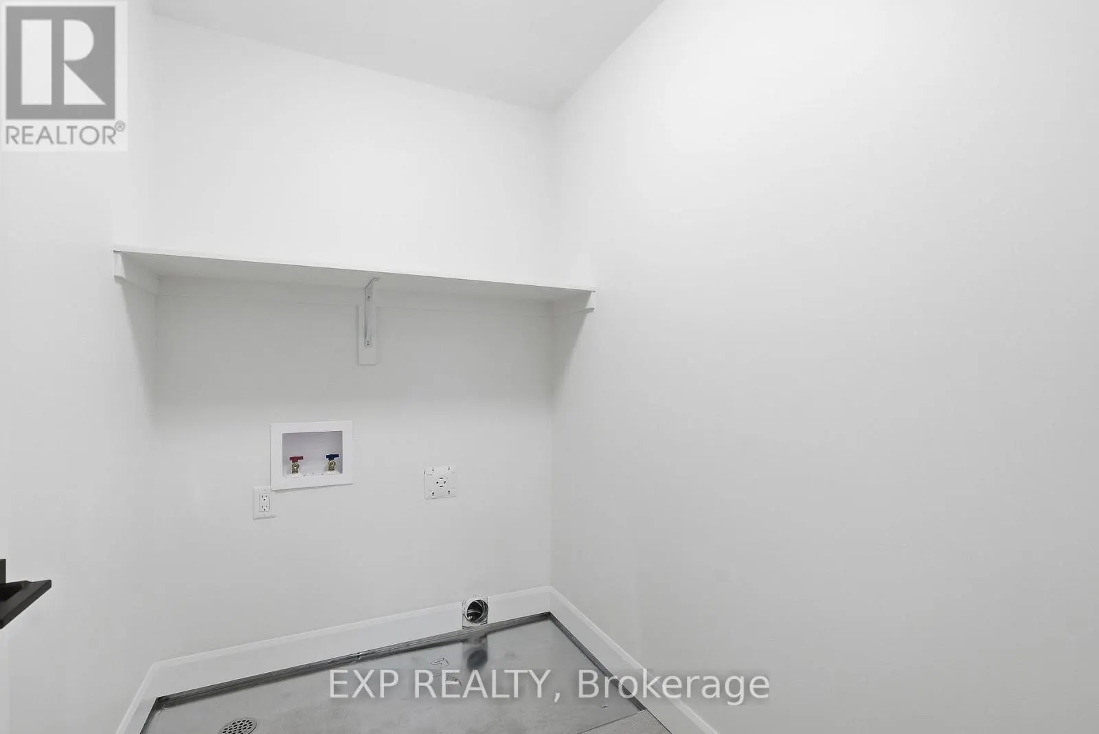 243 SUMAC CRESCENT