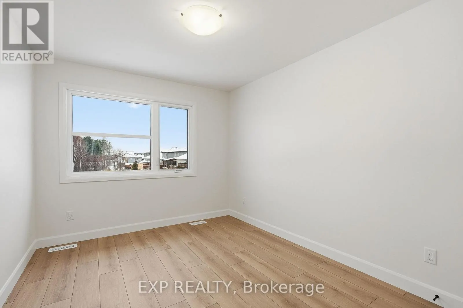 243 SUMAC CRESCENT