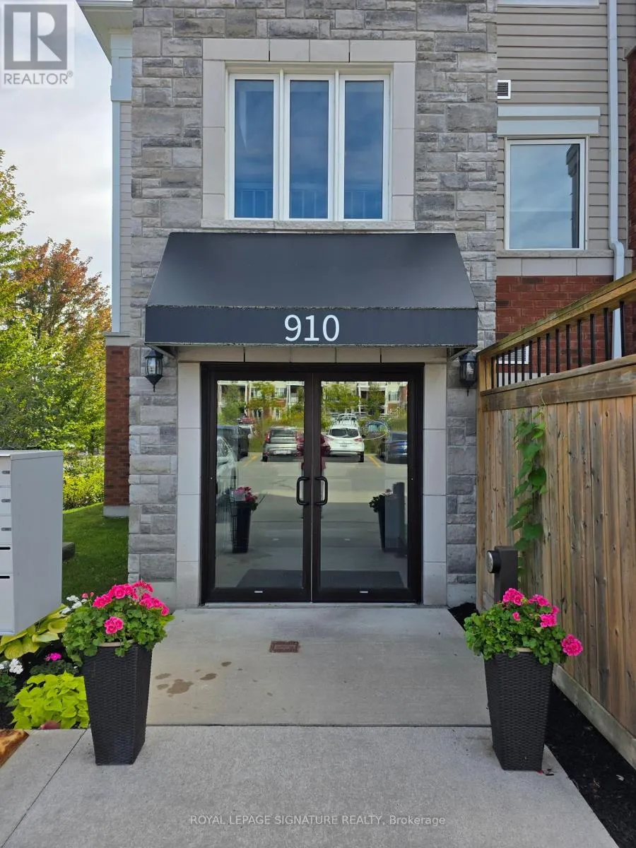 102 - 910 WENTWORTH STREET