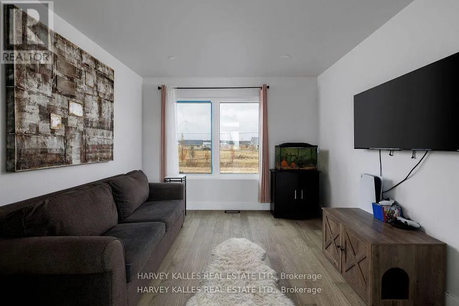 3184 LAKESHORE ROAD