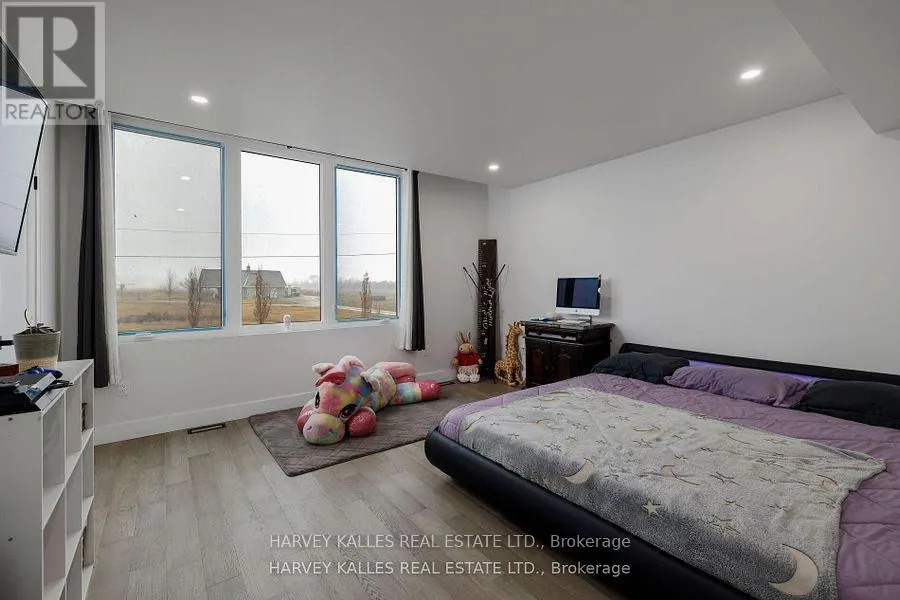 3184 LAKESHORE ROAD