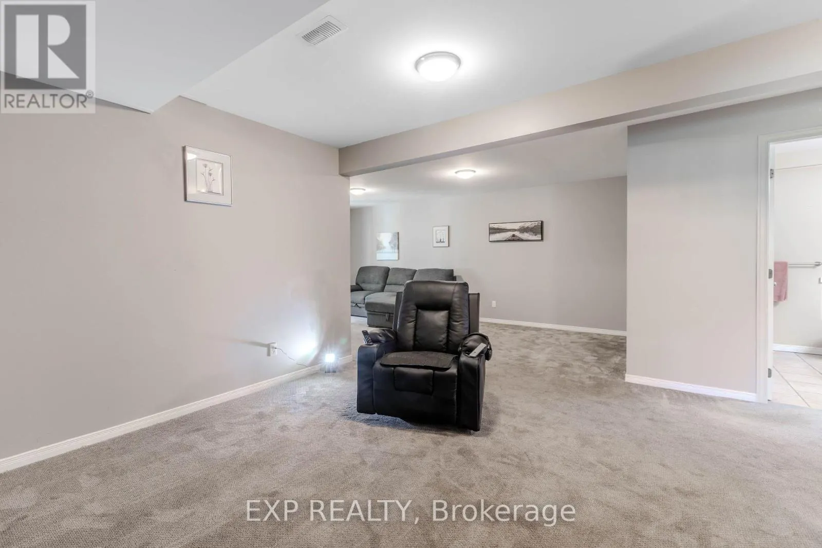 160 HERITAGE PLACE