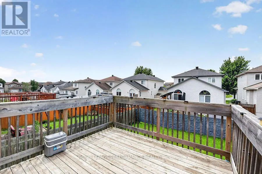 266 MICA CRESCENT W