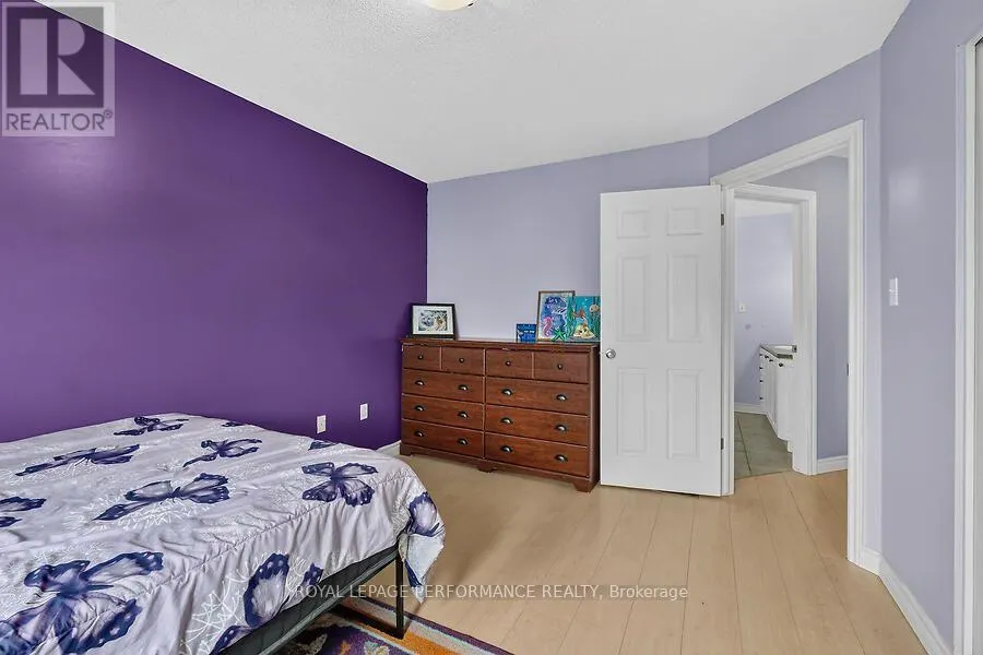 266 MICA CRESCENT W