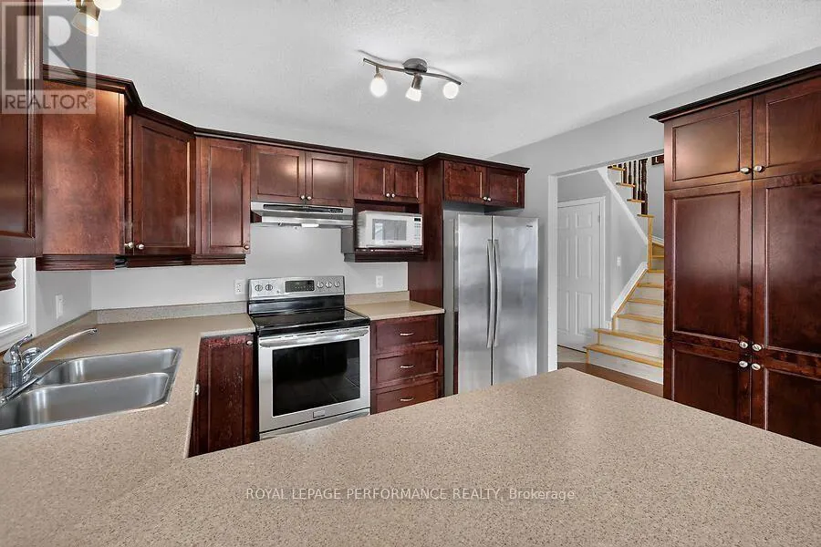 266 MICA CRESCENT W