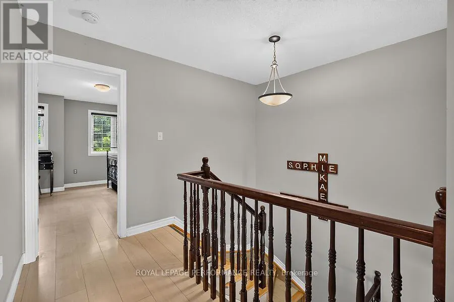 266 MICA CRESCENT W