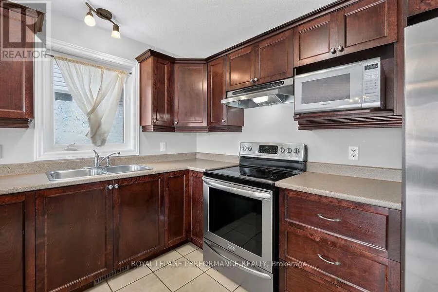 266 MICA CRESCENT W