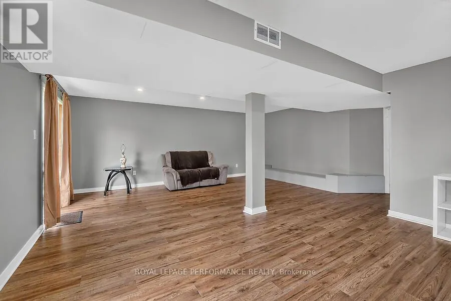 266 MICA CRESCENT W