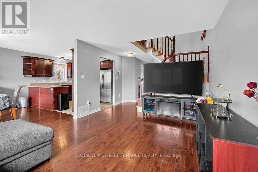 266 MICA CRESCENT W