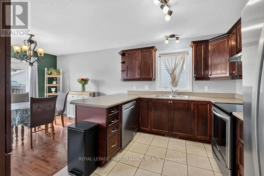 266 MICA CRESCENT W