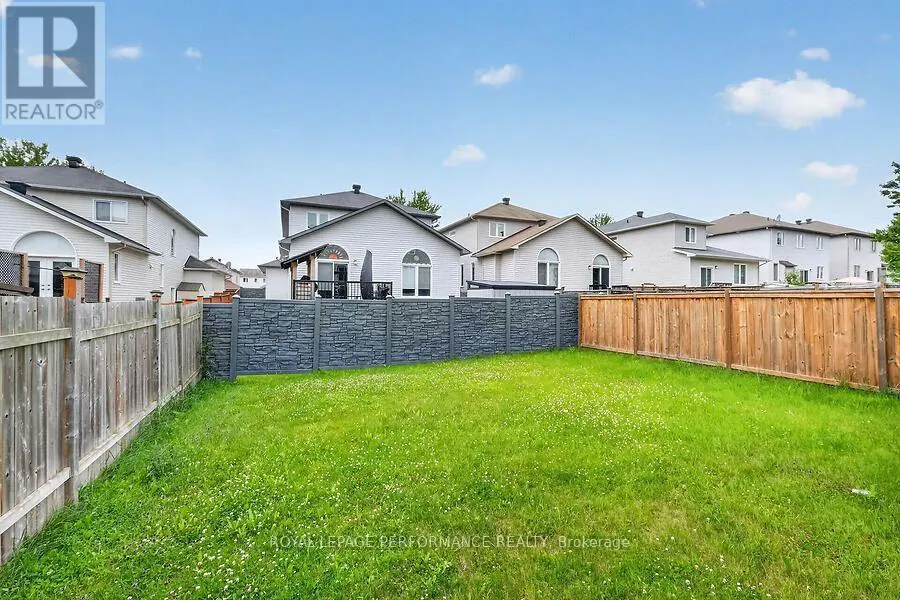 266 MICA CRESCENT W
