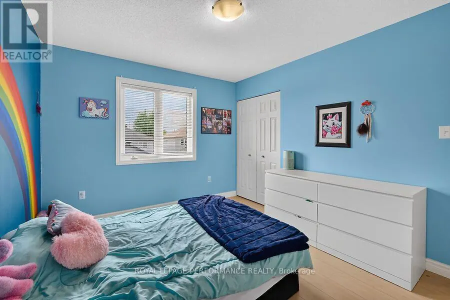 266 MICA CRESCENT W
