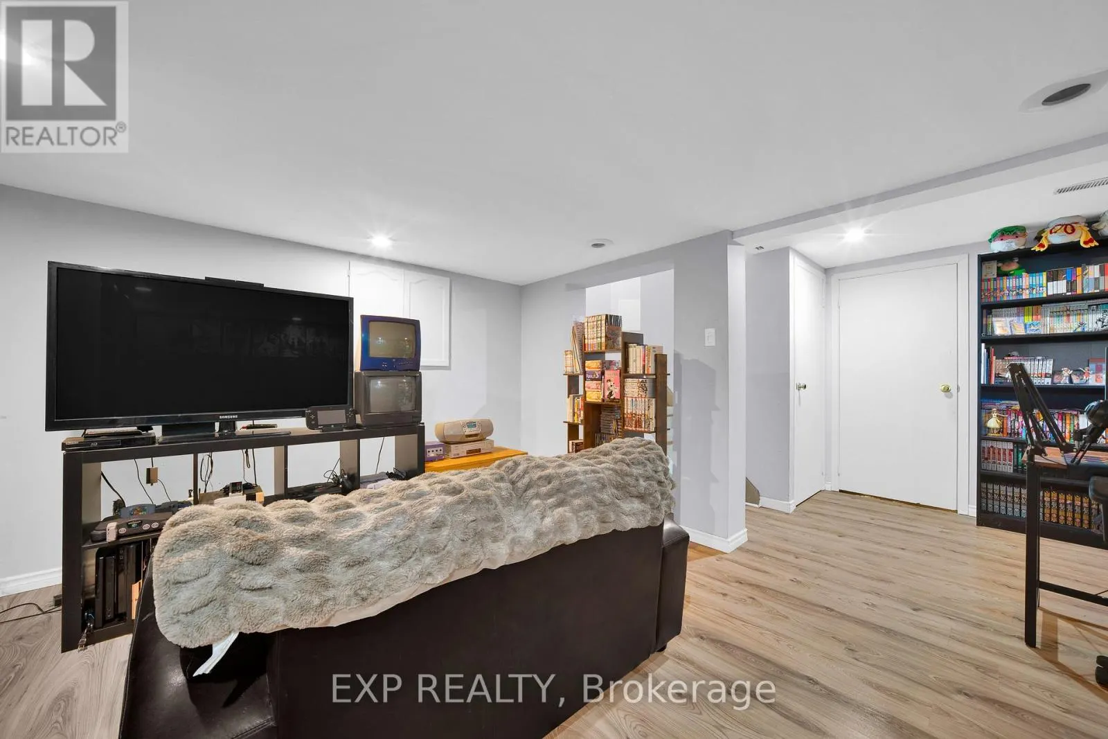6431 TIMOTHY COURT