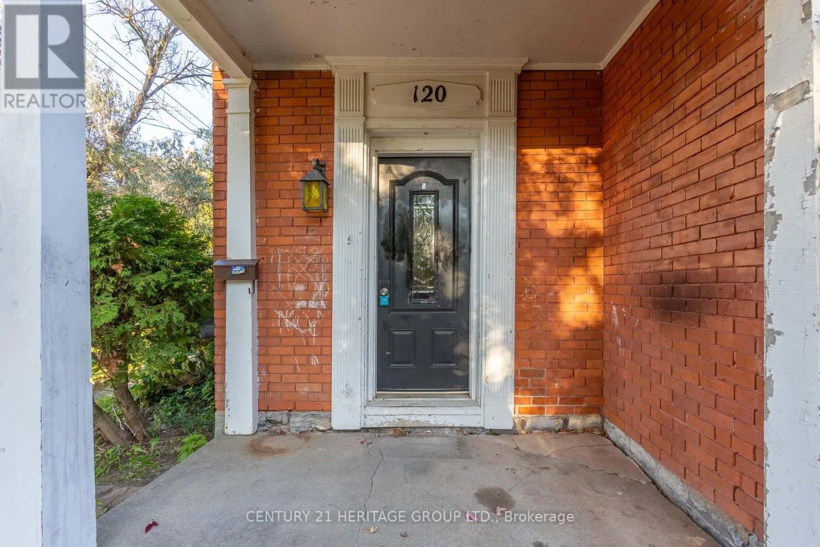 120 WELLAND STREET
