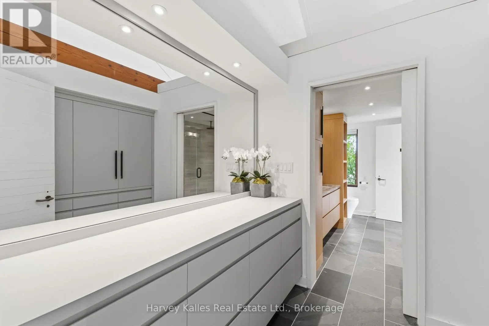 3 - 1220 PARKER'S POINT ROAD #3