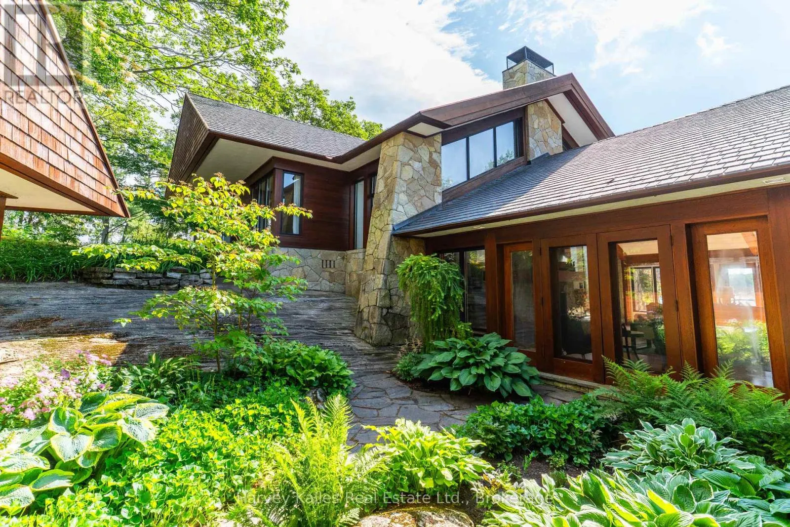 3 - 1220 PARKER'S POINT ROAD #3