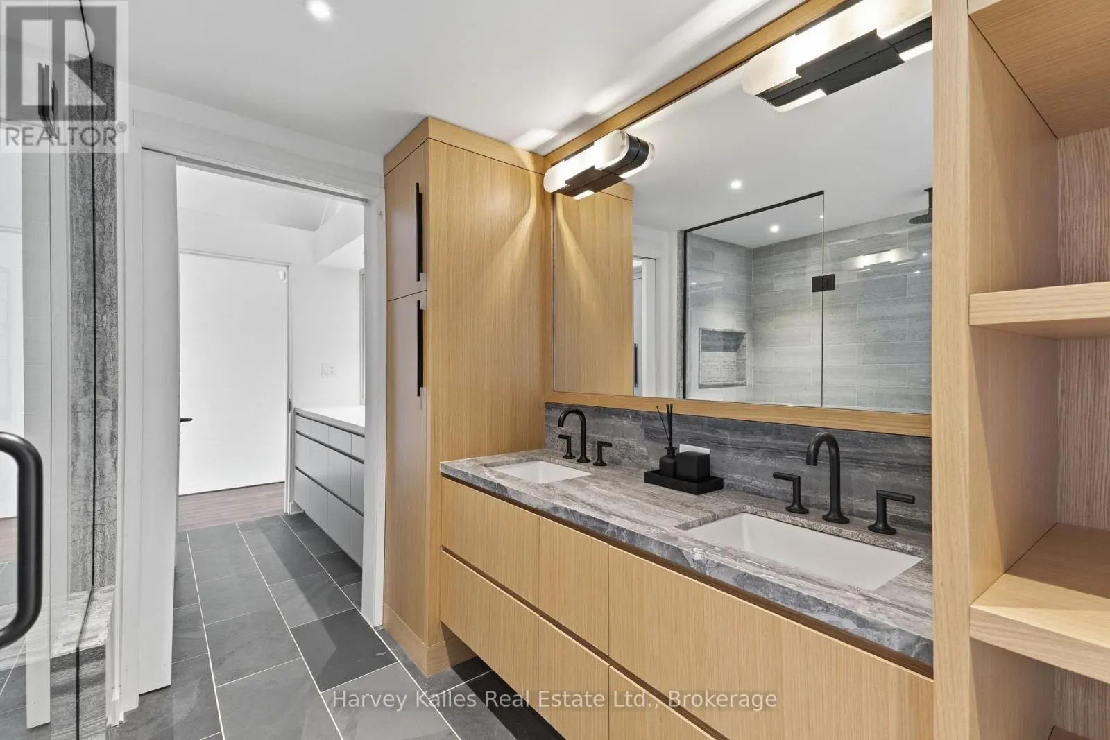 3 - 1220 PARKER'S POINT ROAD #3