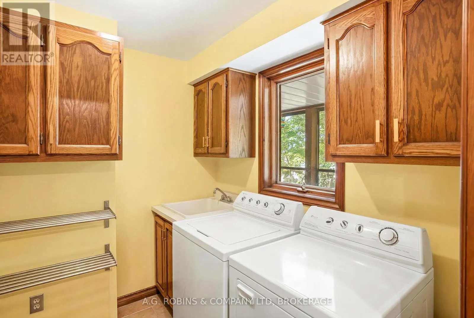 10599 LAKESHORE ROAD