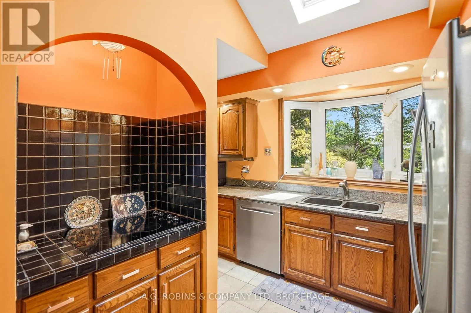 10599 LAKESHORE ROAD
