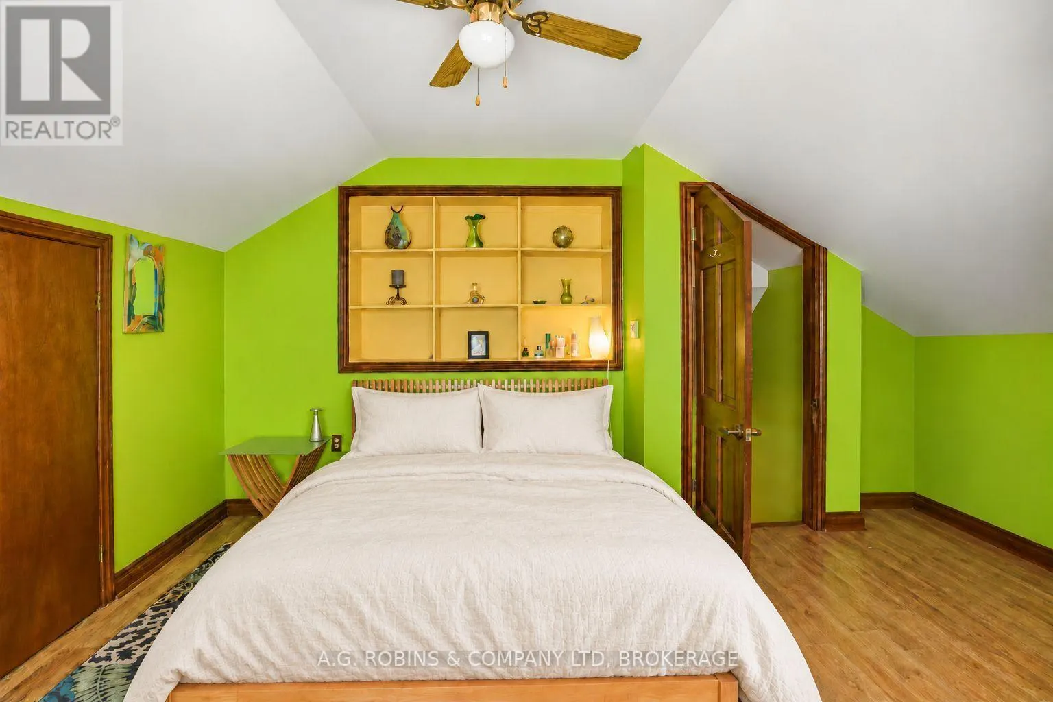 10599 LAKESHORE ROAD