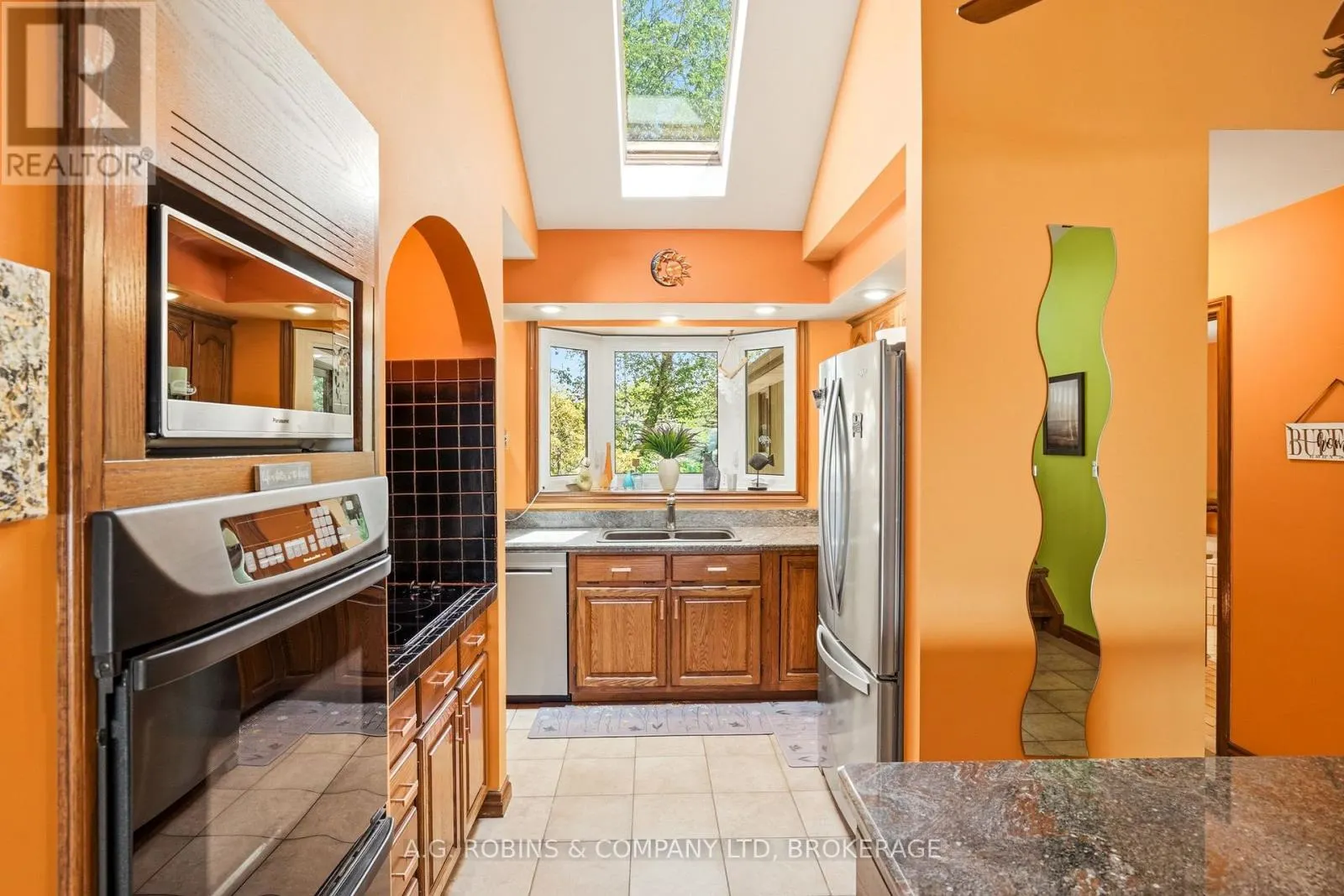 10599 LAKESHORE ROAD