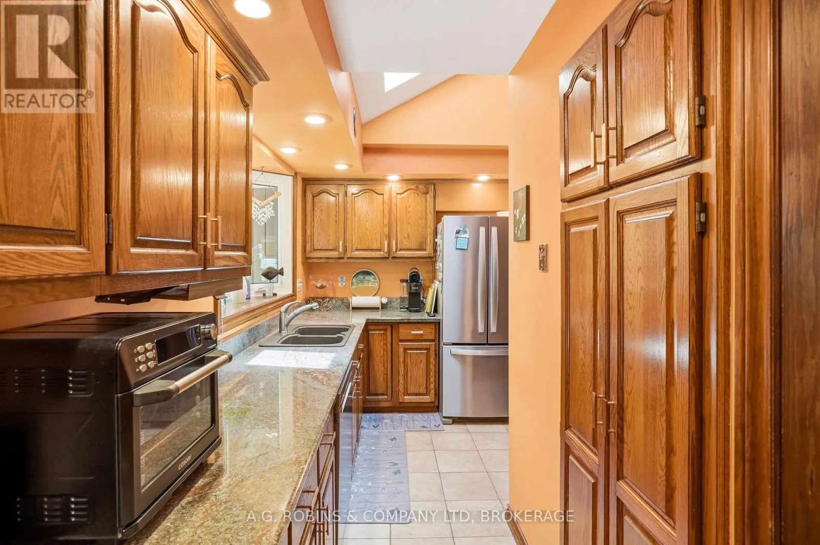 10599 LAKESHORE ROAD