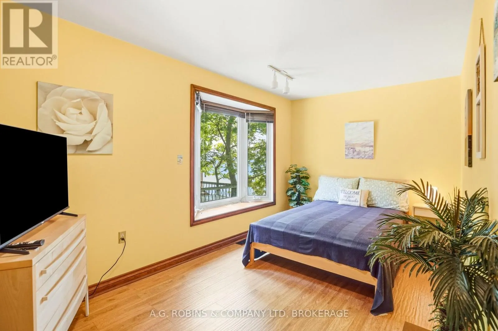 10599 LAKESHORE ROAD