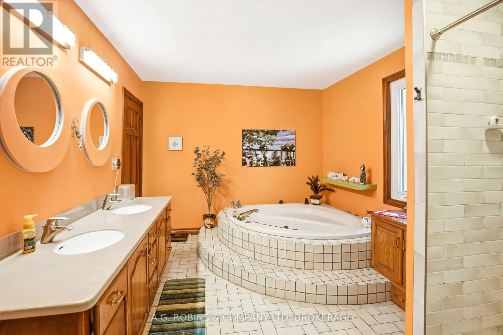 10599 LAKESHORE ROAD