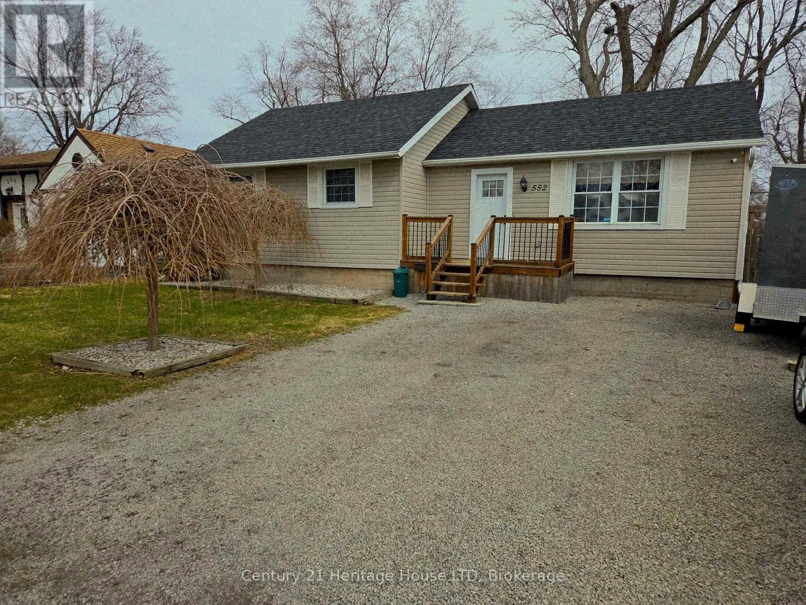 552 LAKEVIEW ROAD
