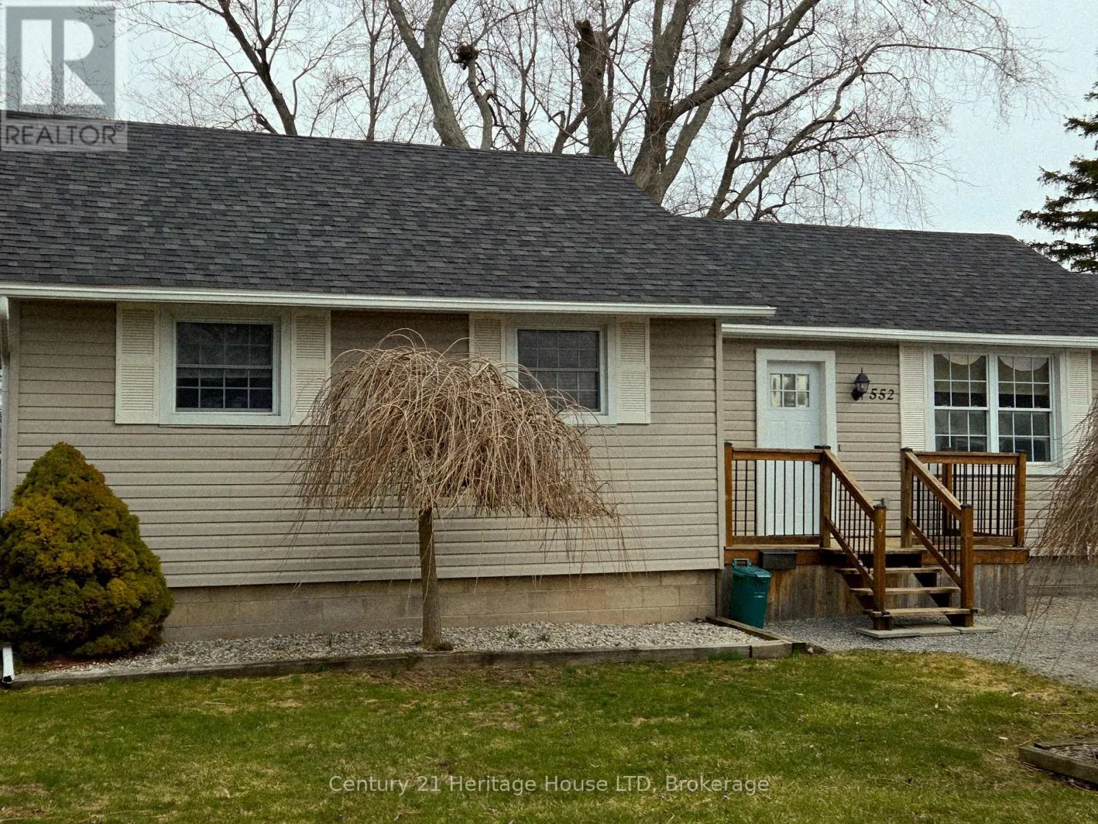 552 LAKEVIEW ROAD