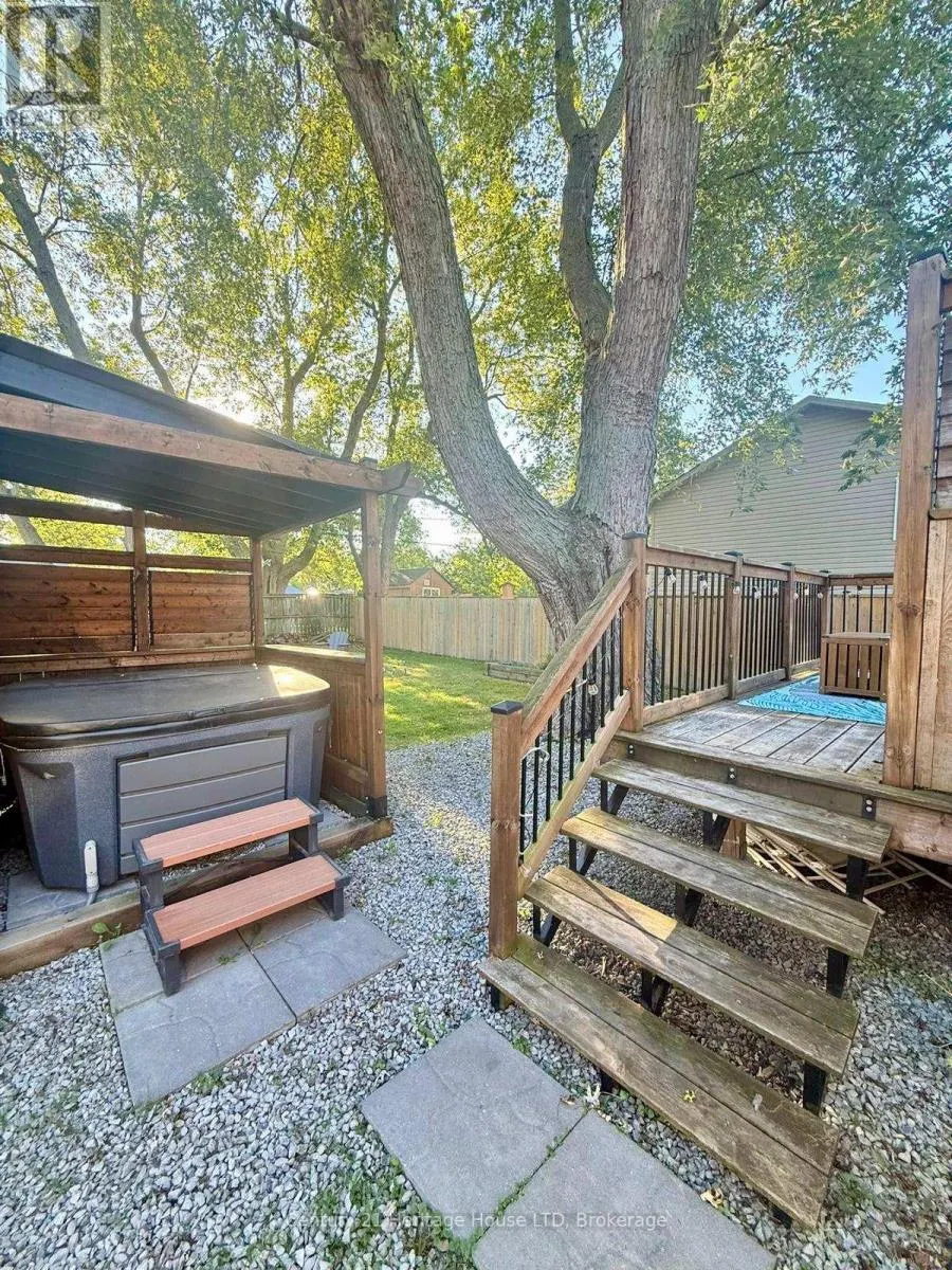 552 LAKEVIEW ROAD