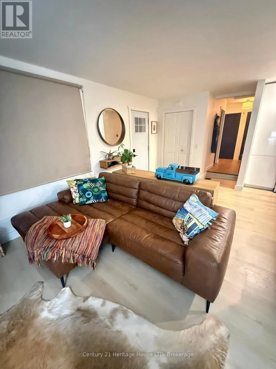 552 LAKEVIEW ROAD