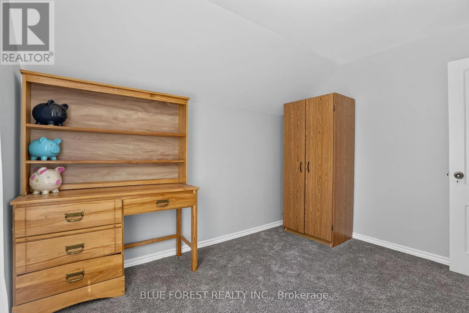 264 FURNIVAL ROAD