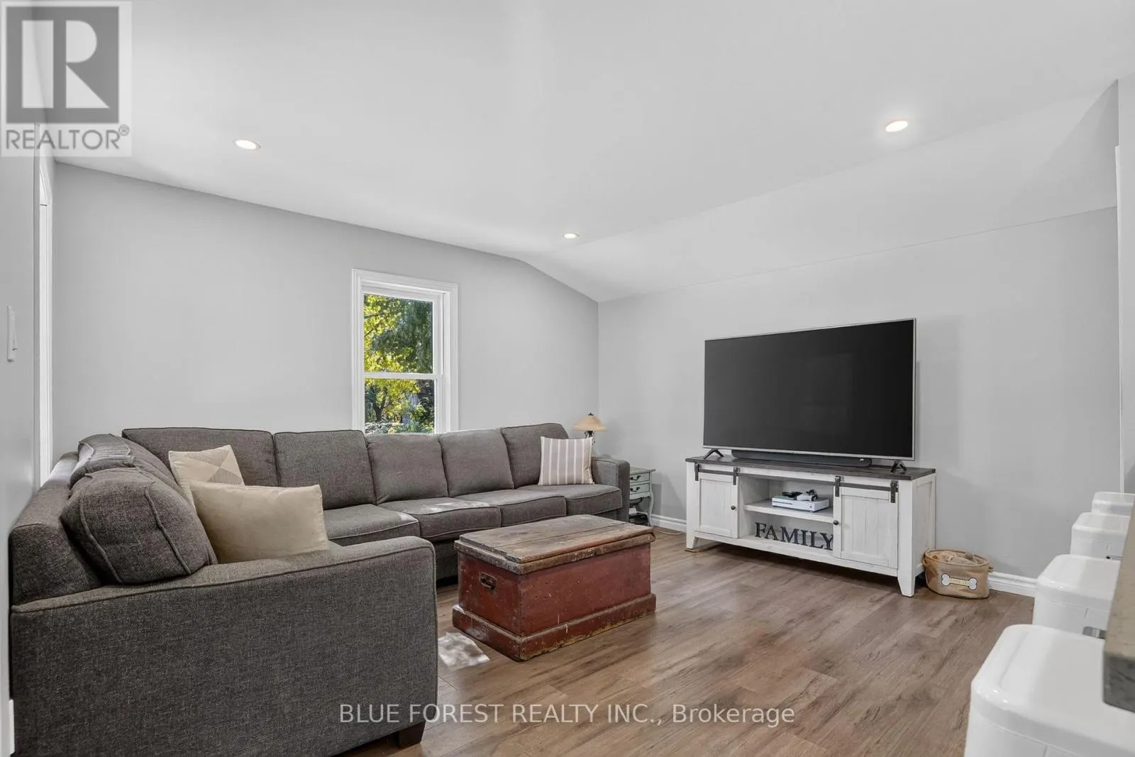 264 FURNIVAL ROAD
