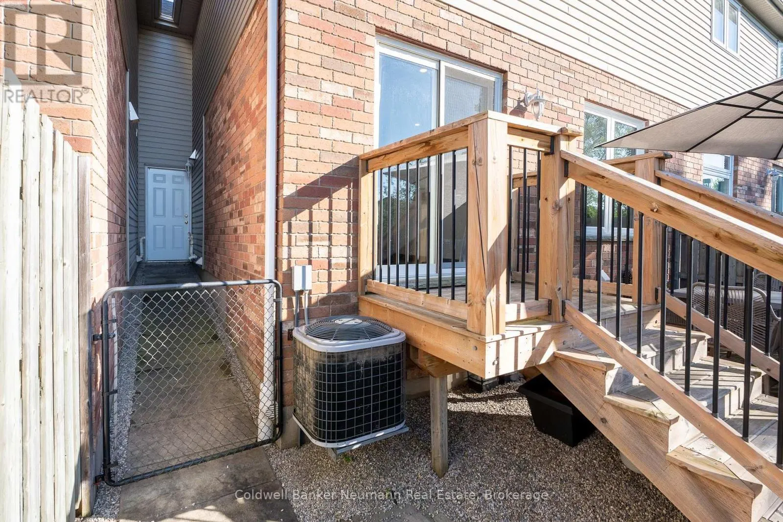 46 DARLING CRESCENT