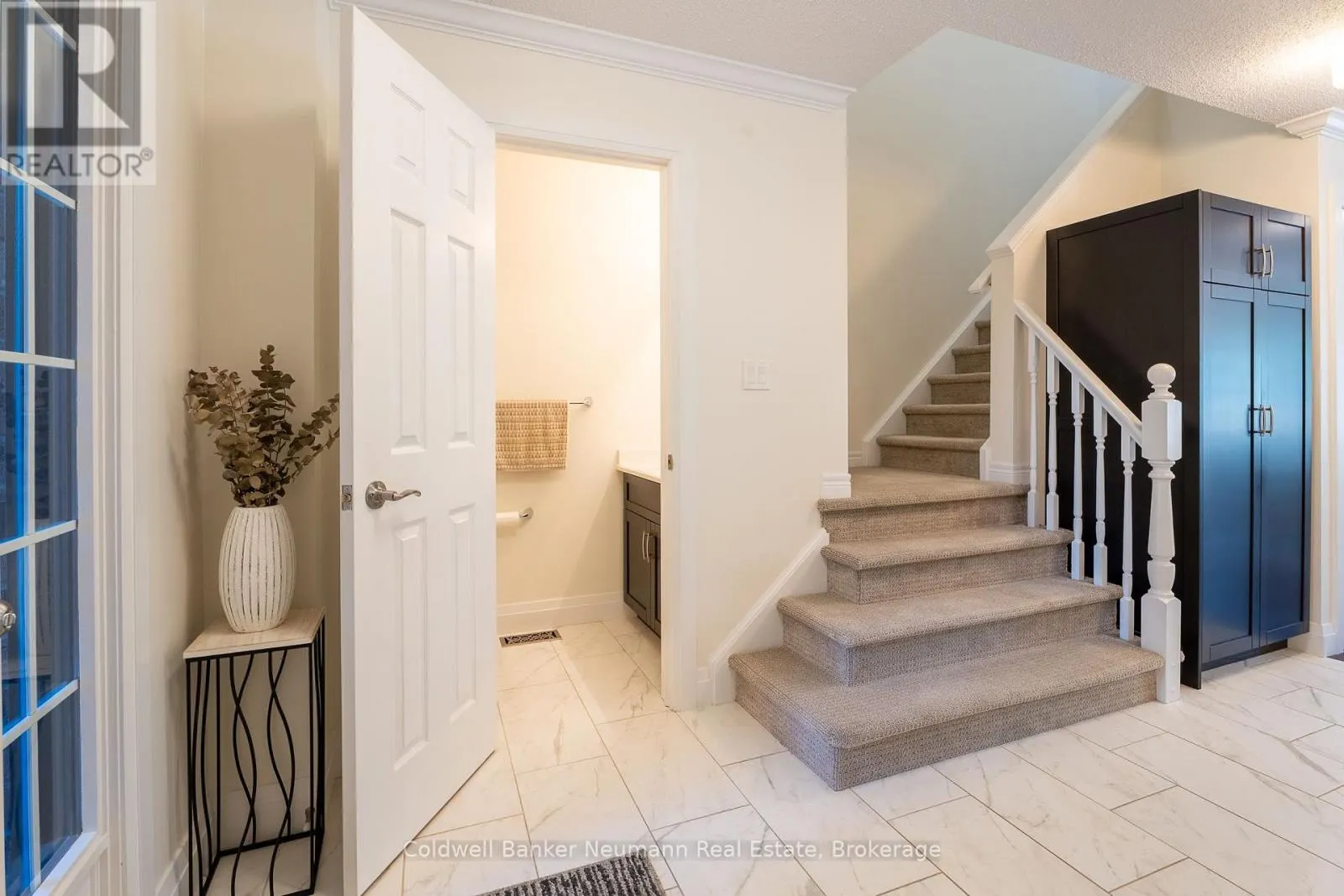 46 DARLING CRESCENT